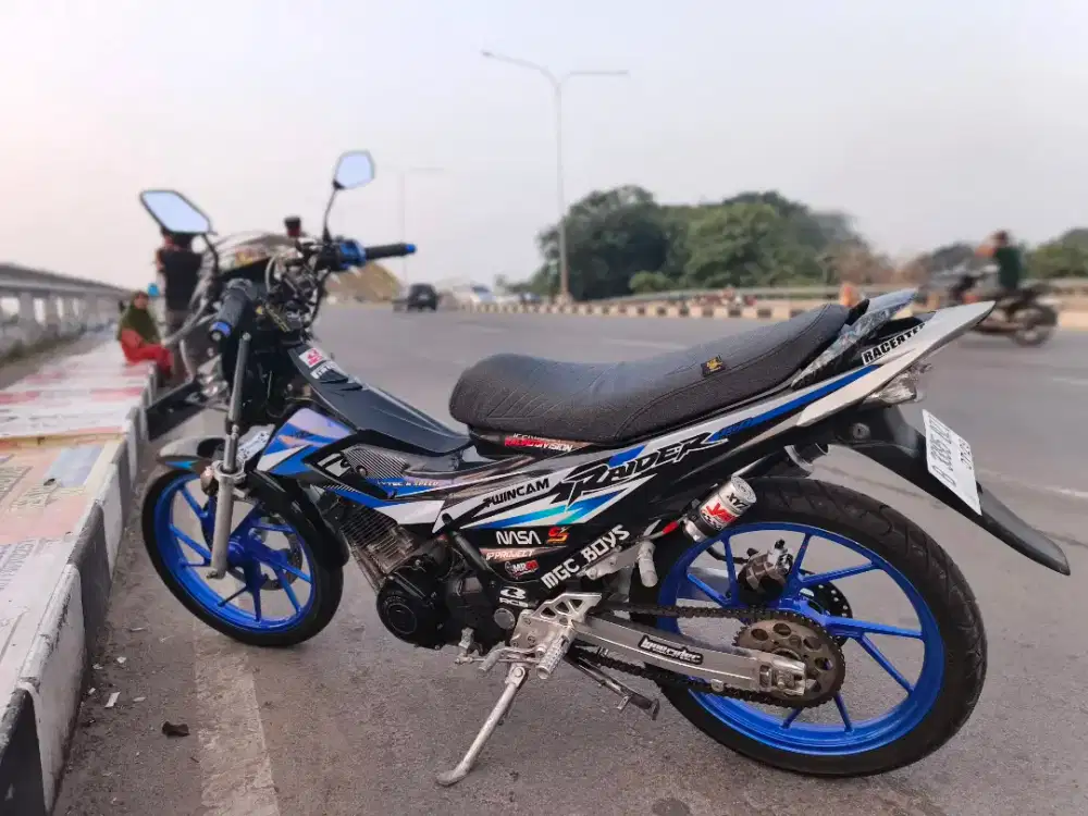 Satria fu 150 warna black