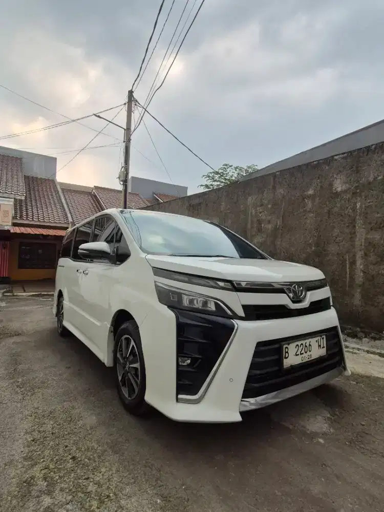 Toyota Voxy 2018 Bensin
