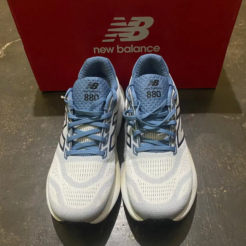 Sepatu New Balance Fresh Foam X 880V15 - Size 42,5 - Sneakers running