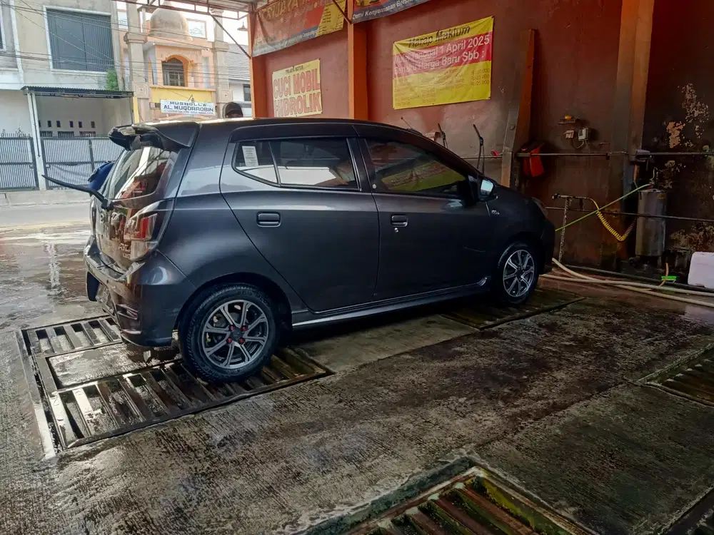 Daihatsu Ayla R 1,2 CC. 2021 Bensin