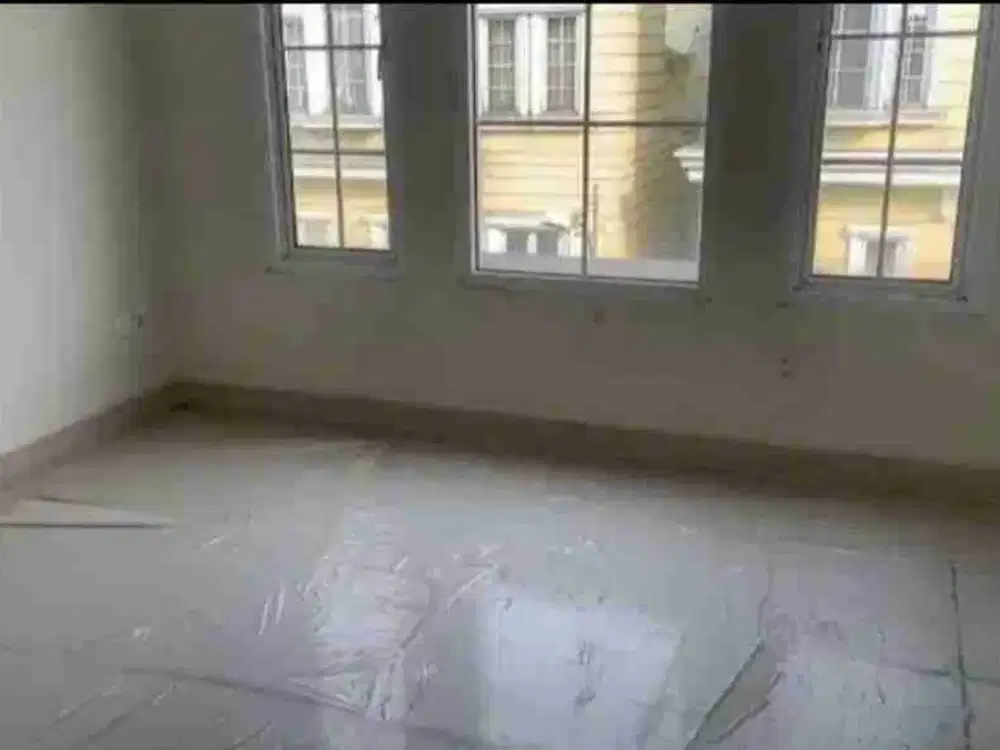 dijual murah rumah 3 lantai belum pernah ditempati siap huni bebas banjir di montana village gading serpong tangerang