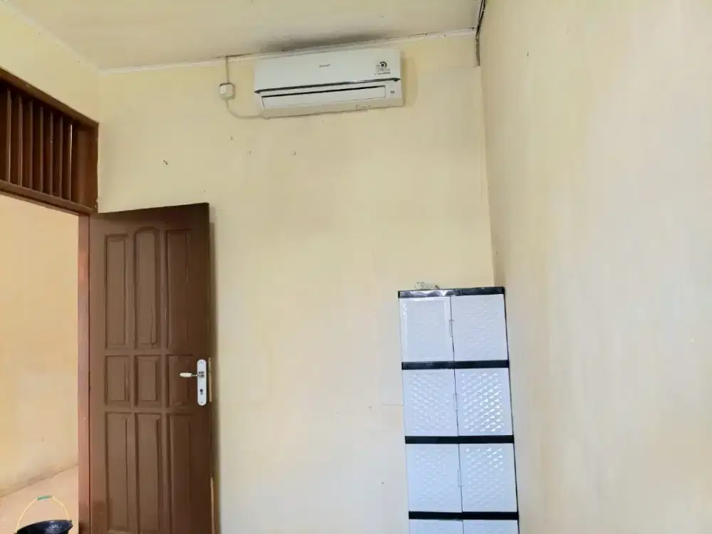 kost ac dan kipas angin bisa parkir mobil