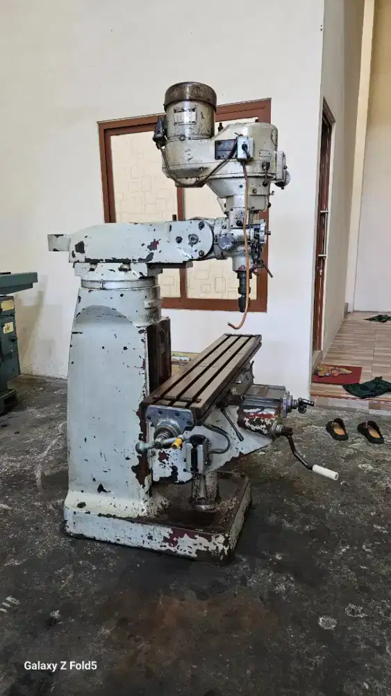 Dijual mesin miling TAIWAN
