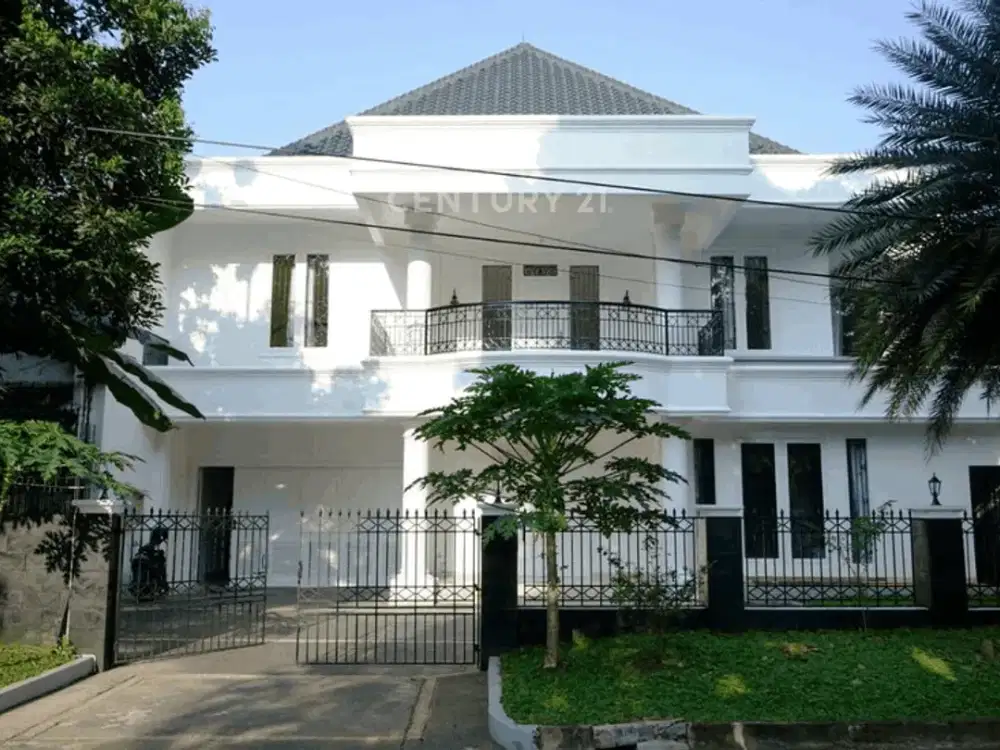 Dijual Rumah Siap Huni Dengan Kolam Tenang Di Pondok Indah