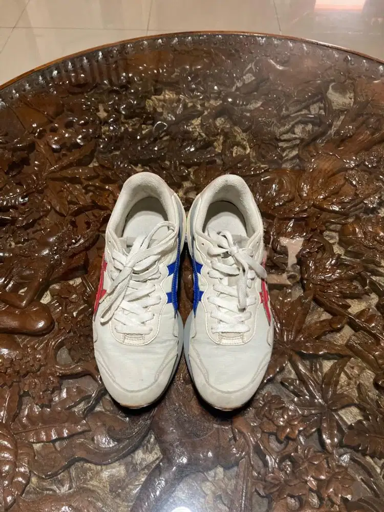 Sepatu asics running jogger x81