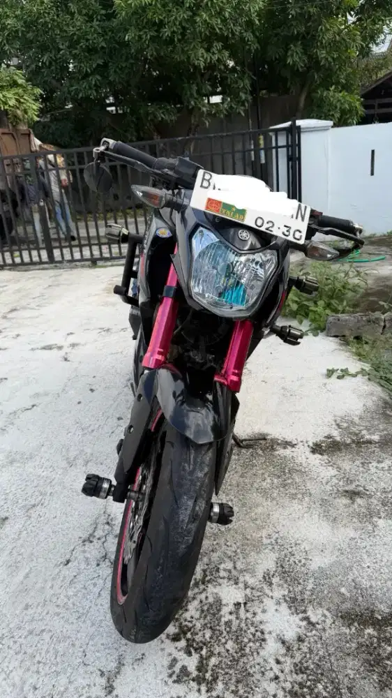 Motor Vixion hitam