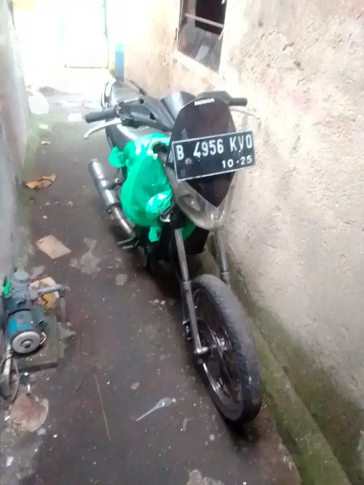 Honda Cs1 2009.