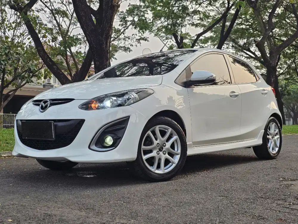 MAZDA 2 R AUTOMATIC 2013