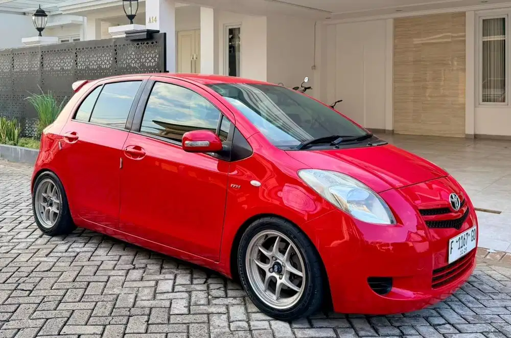 Toyota yaris e manual 2008