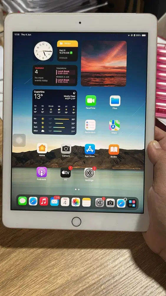 iPad 6th Gen 32GB WiFi + Cellular l Fullset Original I Stylus Pen
