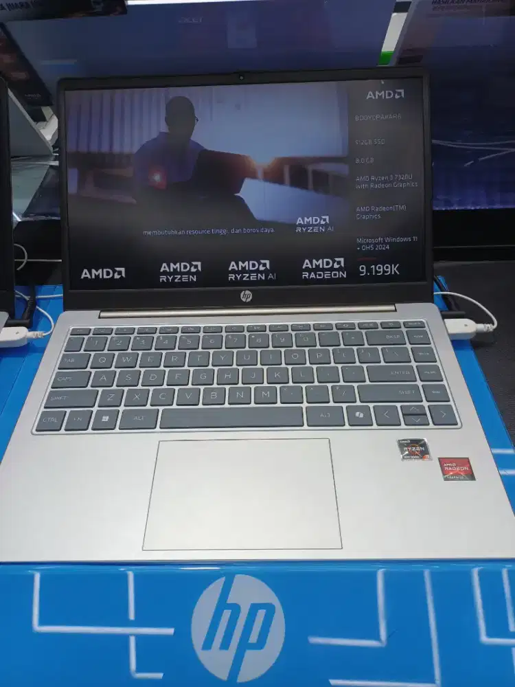 Cicilan tanpa kartu kredit DP 0% Laptop HP AMD Ryzen 3 7320U