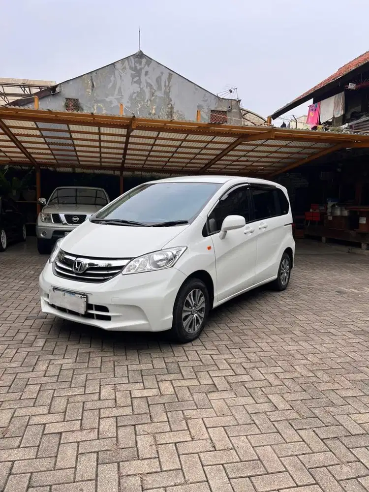 HONDA FREED SD (antik low kaem)
