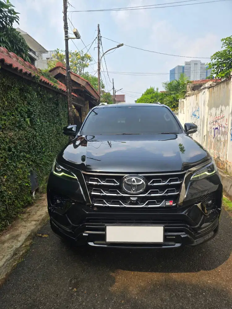 DIJUAL Toyota Fortuner 2.8 GR Sport Diesel Hitam, Terawat, Siap Pakai