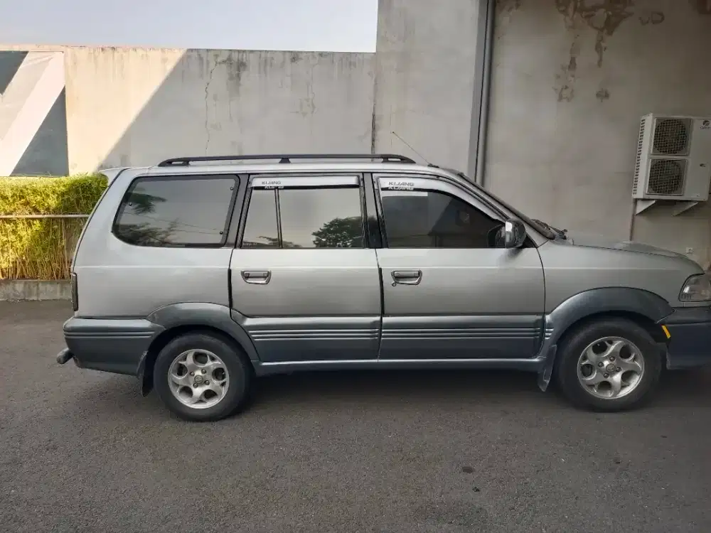 Kijang krista luxury tahun 2000 2.0 M/T