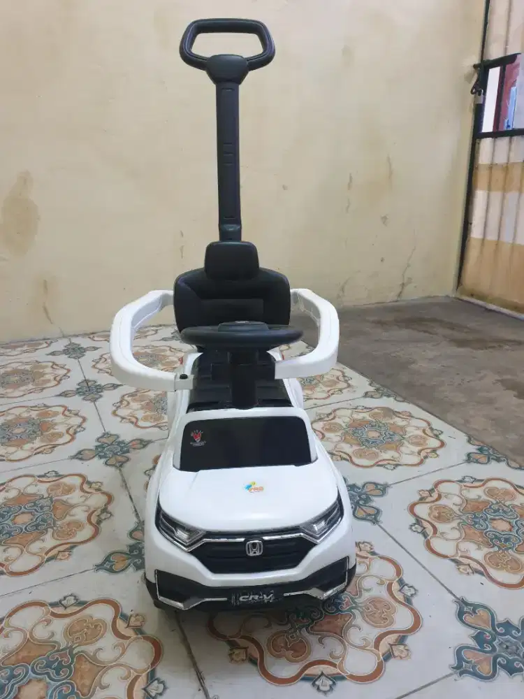Jual mobilan anak bekas masi bagus. No bunyi