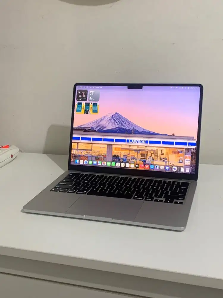 MacBook Air 2022 M2 13 inch 8/256 (CPO)