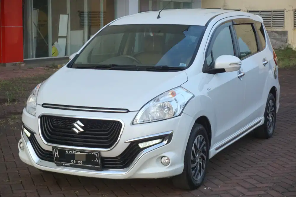 Suzuki Ertiga Dreza 2016 manual bensin istimewa putih