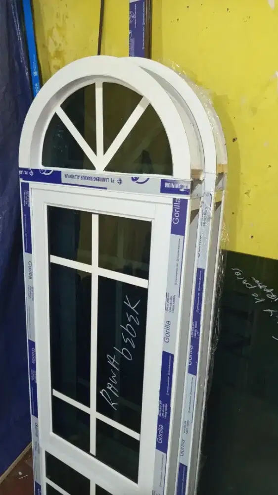 Jendela aluminium ukuran jadi