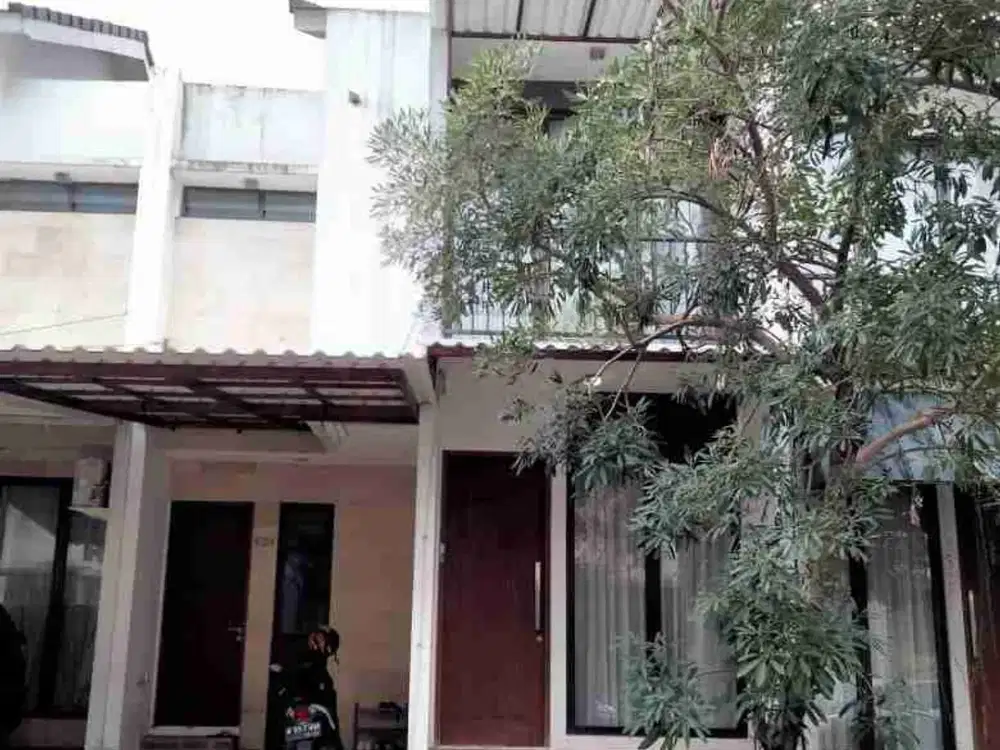 di sewakan rumah 2 lantai 3 kt, 3km, di wr supratman dlm cluster , Pondok Ranji ,keamanan 24 jam,ciputat timur , tangsel
