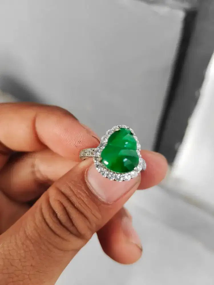 Giok imperial Jade
