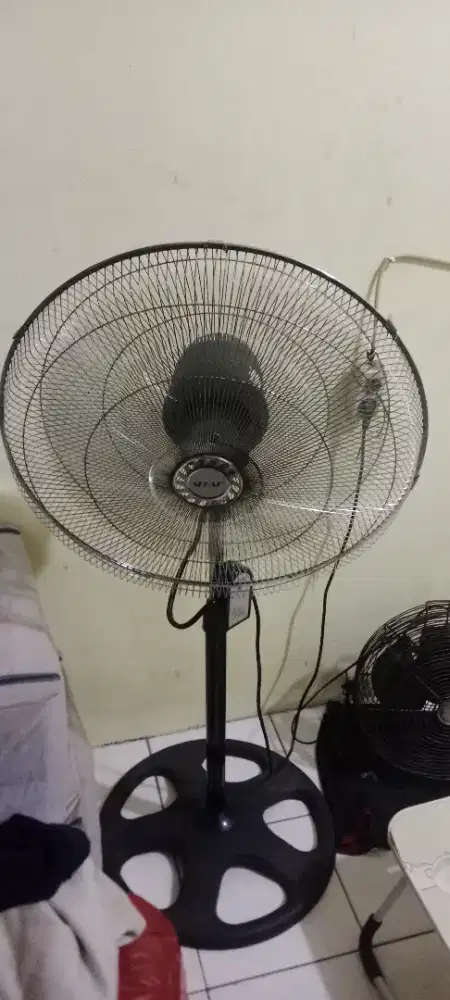 Kipas angin sekai 18 in masih bagus