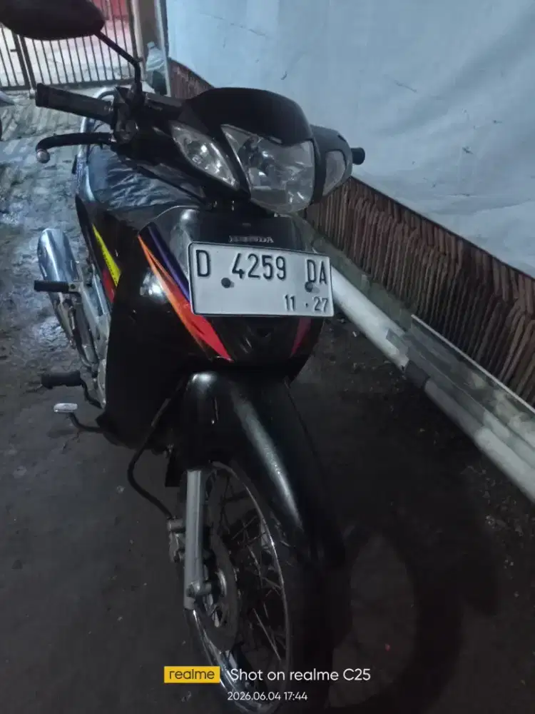 Honda kharisma 125D tahun 2003 (D) kodya ada di Gedebage