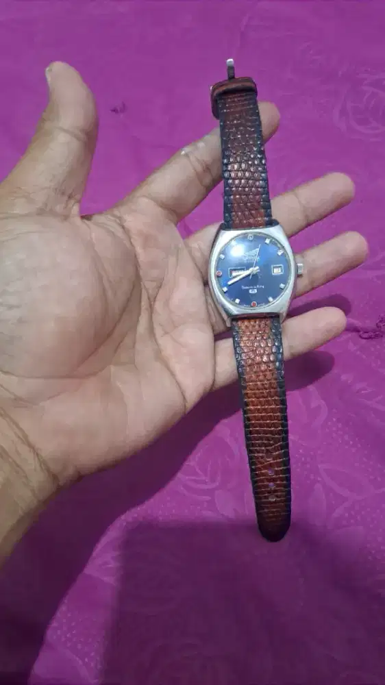 Jam garuda vintage normal dan akurat