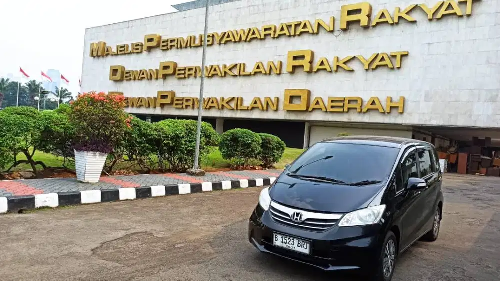 HONDA FREED 2013 SD AT DOUBLE AC PEMAKAI PAJAK ON KM ASLI KOMPLIT