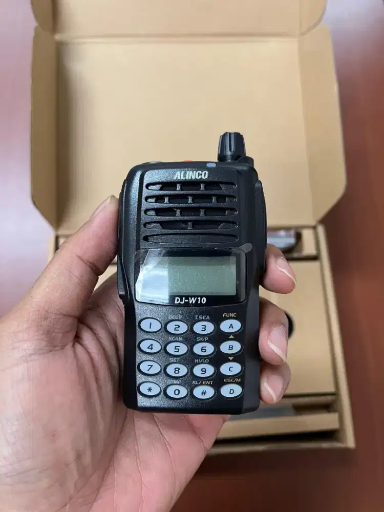 Radio HT Alinco DJ - W10 (Baru)