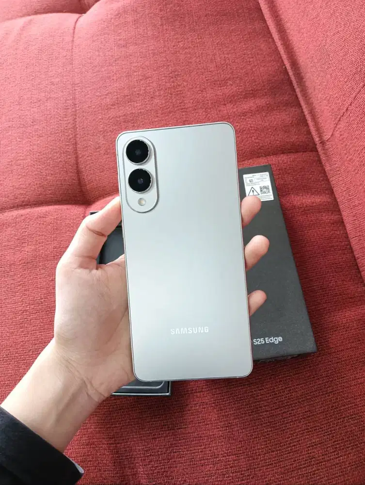 Samsung Galaxy S25 Edge 12/512gb sein like new