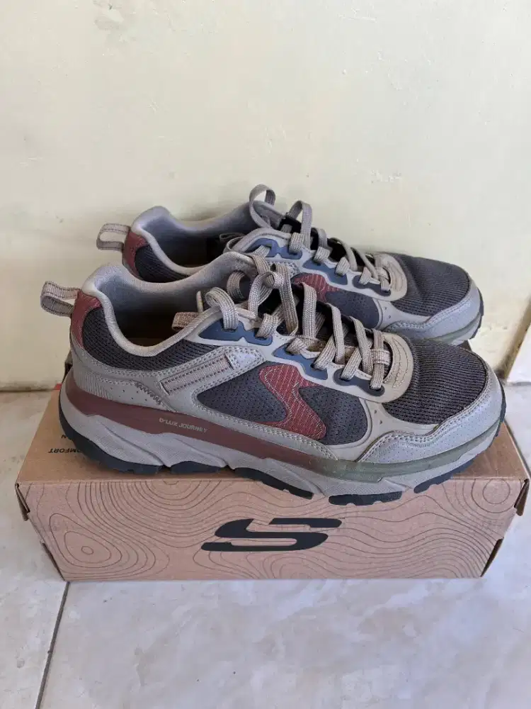 Skechers D'lux Journey - Stylized Soul (Bekas-sepertibaruz)