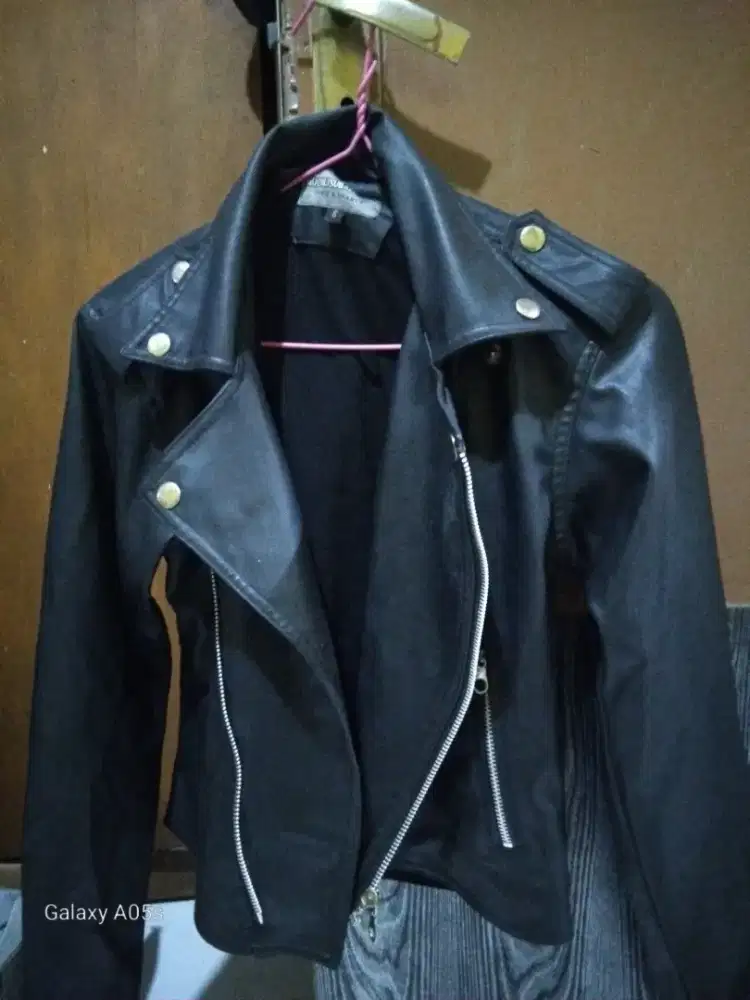 Jaket semi kulit