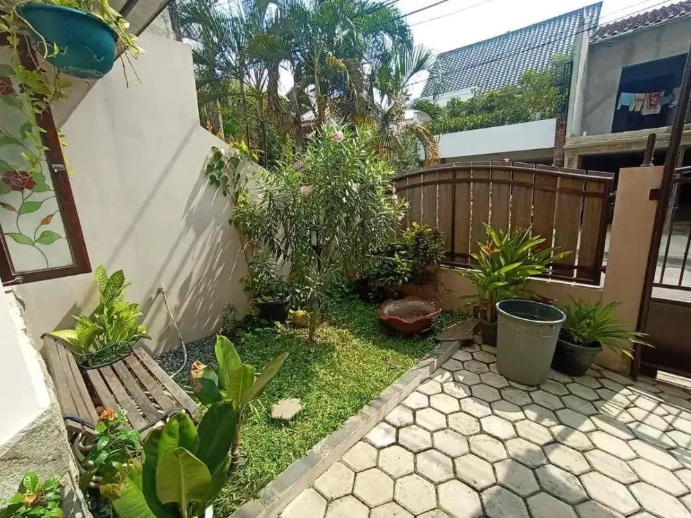 Rumah 2 Lantai Dalam Komplek One Gate
