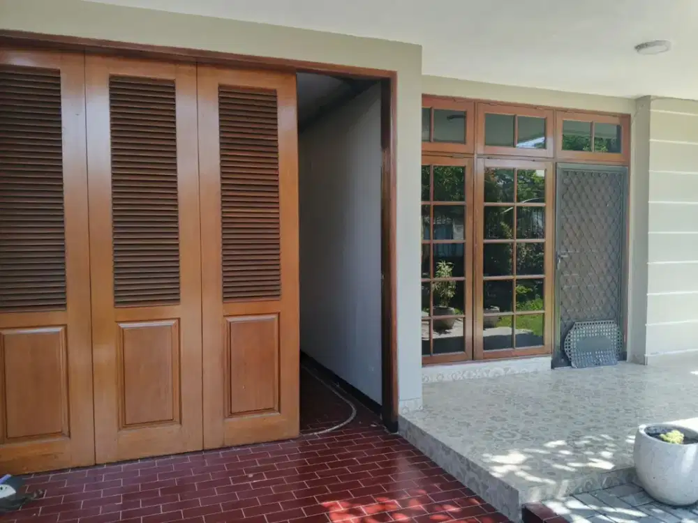 Rumah Siap Huni Dharmahusada Disewakan – Area Premium Surabaya