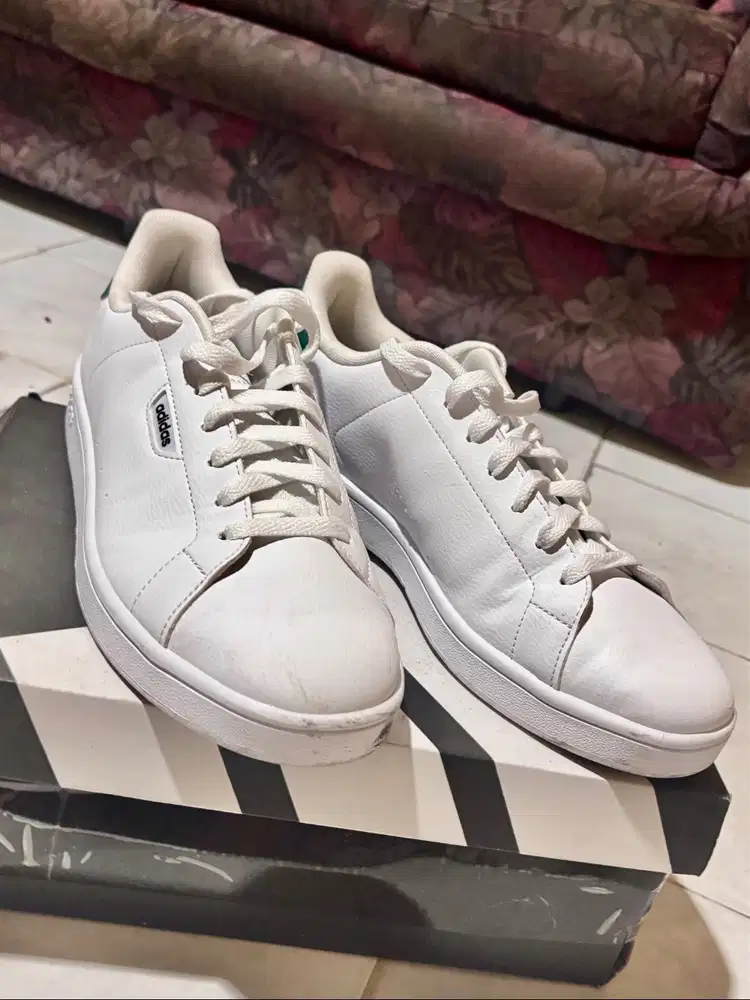 Adidas urban court original like new
