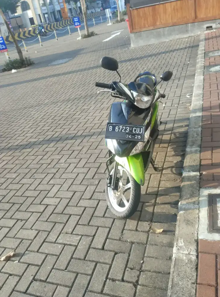 Yamaha mio J...