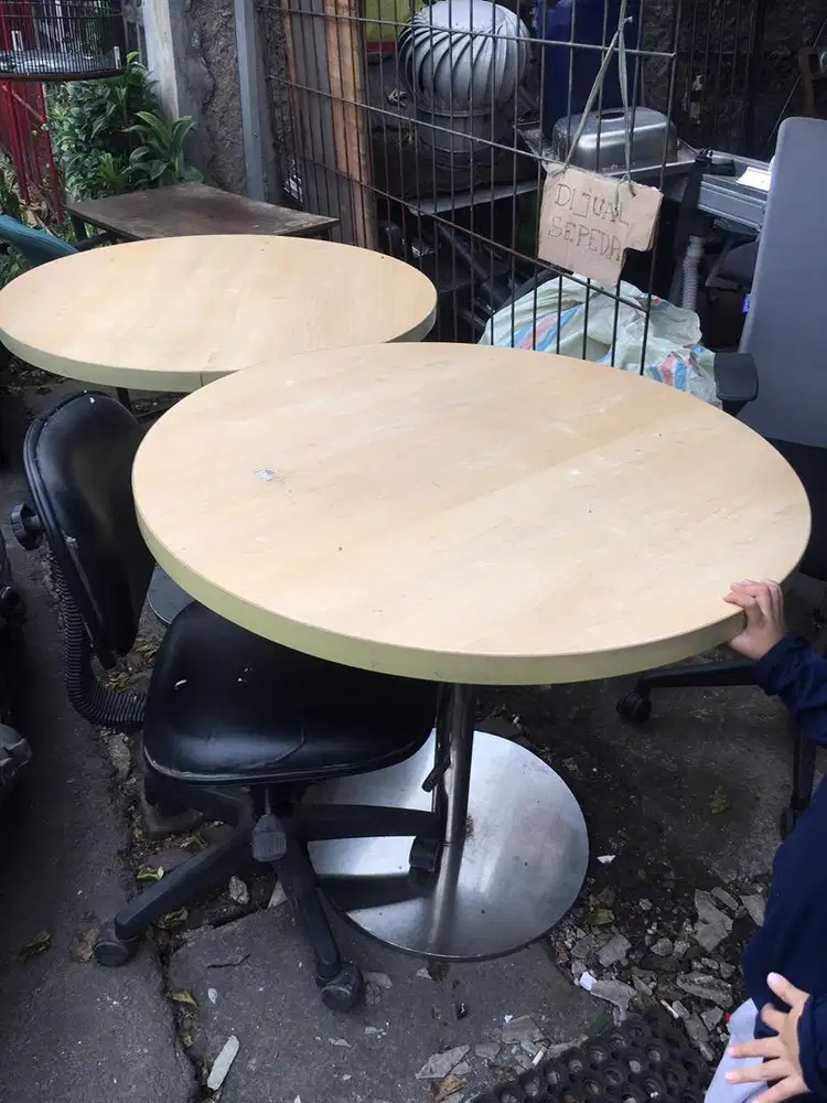 Meja bulat diameter 90cm