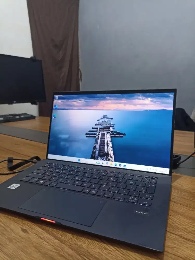 JUAL CEPET!
LAPTOP ASUS EXPERTBOOK 
BODI SLIM NORMAL ENTENG