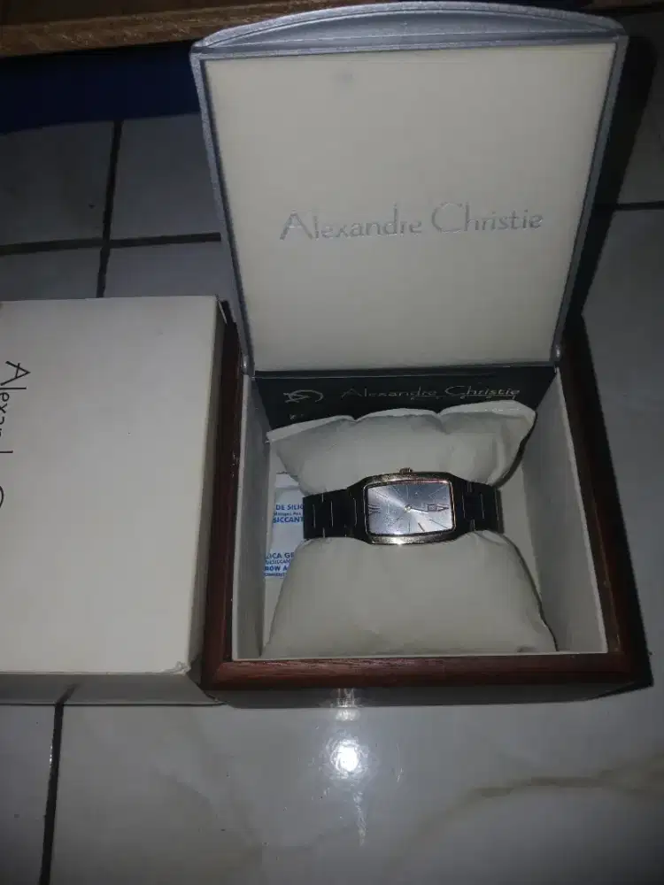 Jam tangan wanita