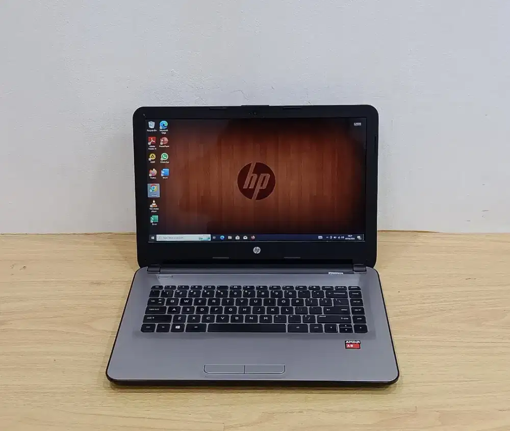 Laptop HP 14-an004AU prosesor AMD A8-7410 APU RAM 4GB HDD 500GB