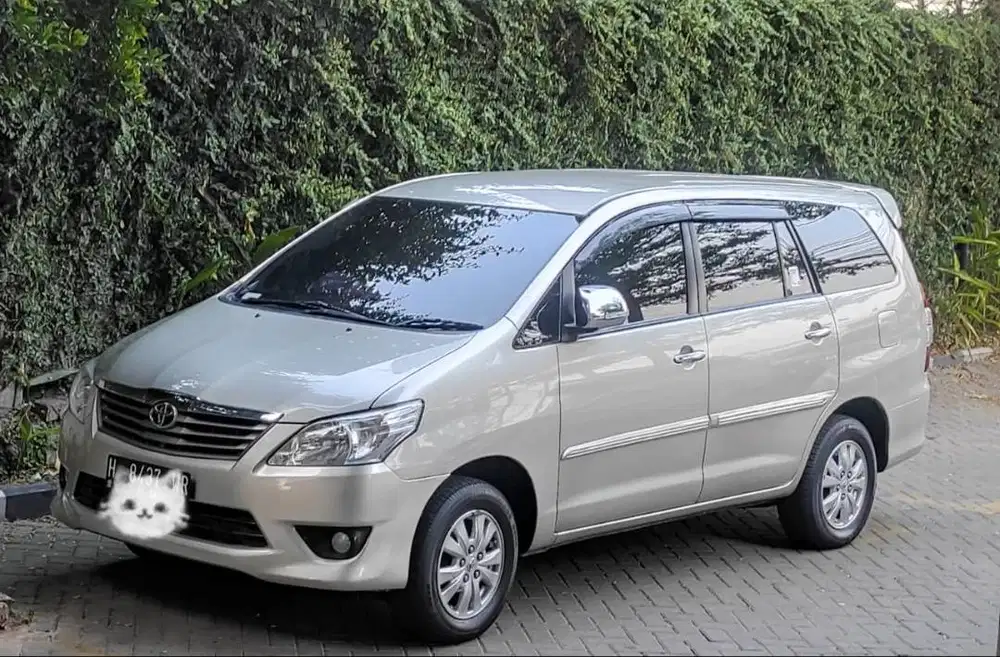 INNOVA 2013 AT Low KM