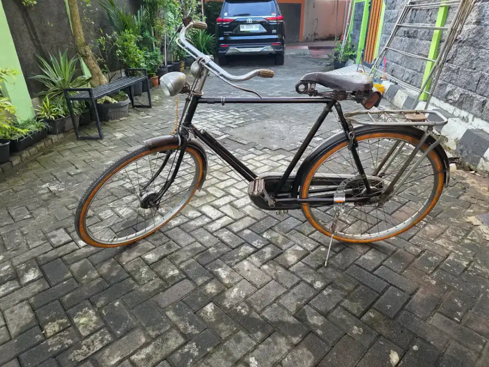 Sepeda raleigh tua