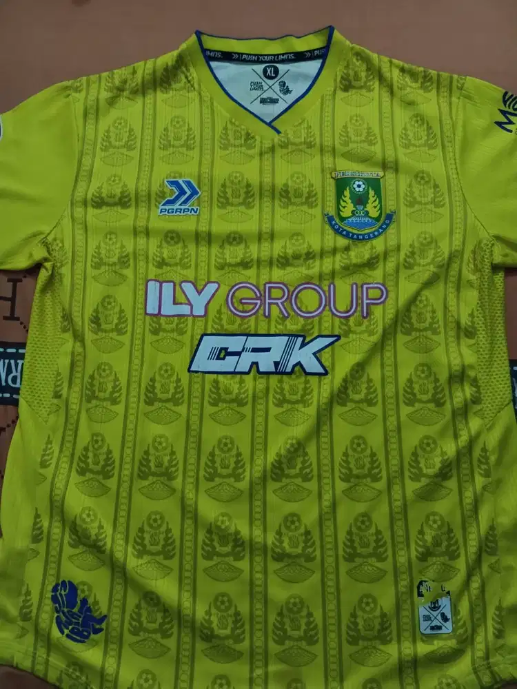 Baju bola persikota