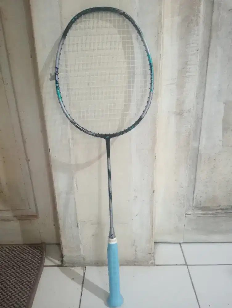 Raket badminton Yonex