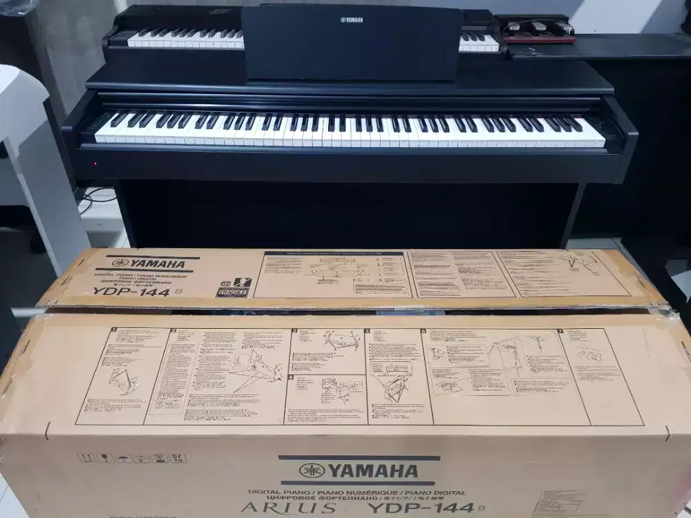 YAMAHA YDP 144 ISTIMEWA