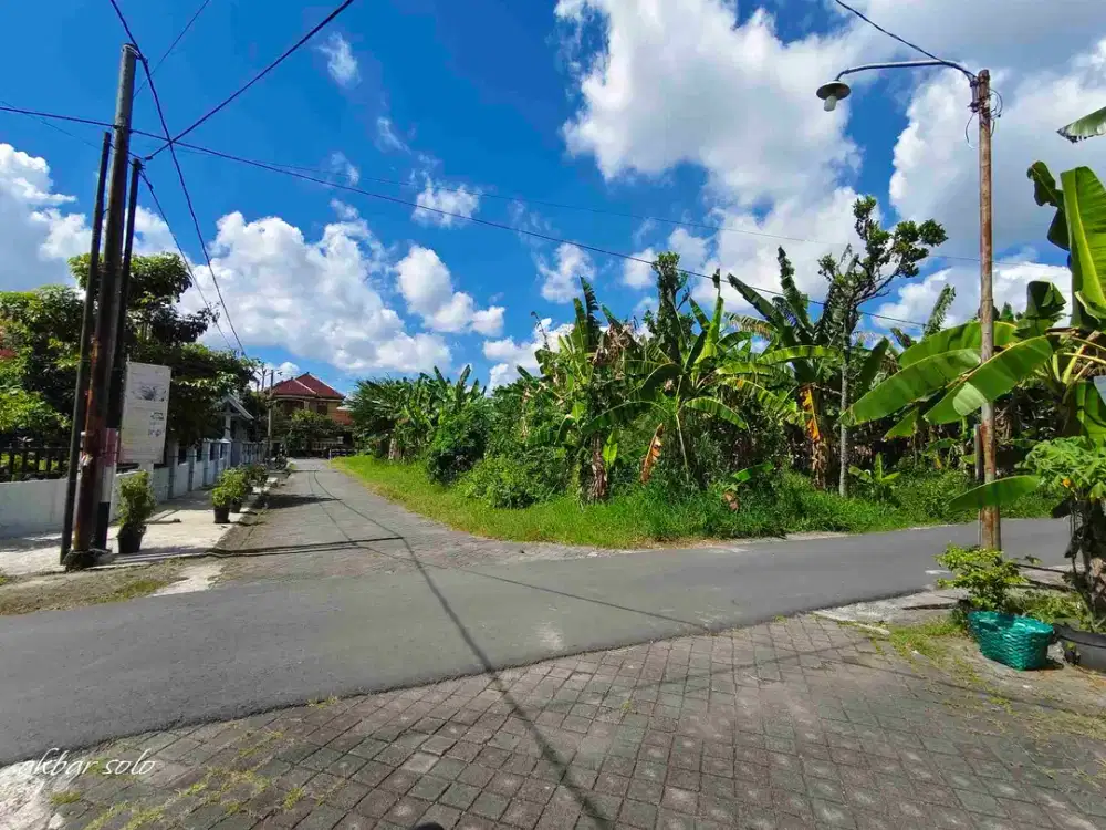 tanah cantik karangasem laweyan solo