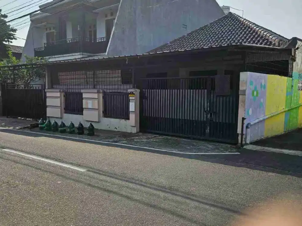 DIJUAL RUMAH LUAS HARGA BAGUS DI PETUKANGAN JAKSEL