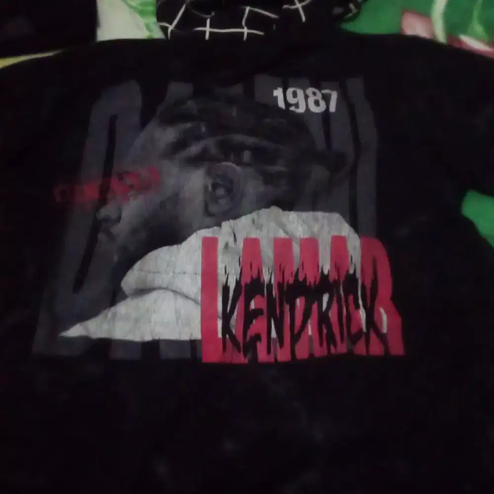 Menjual kaos pria