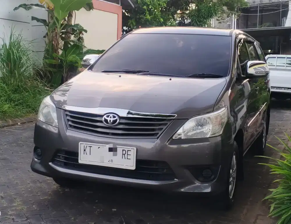 Innova manual 2012 low Kilometer baru 70rban