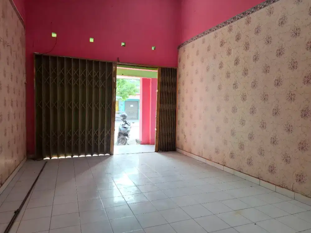 DISEWAKAN RUKO 4x8m² Strategis + Lahan Parkir Depan | Siap Pakai